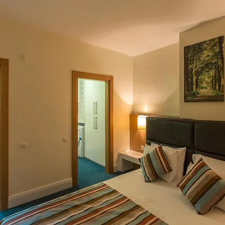 Address Aparthotel 4*