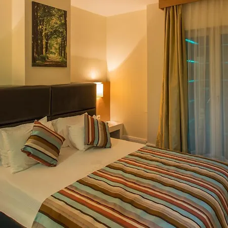 Aparthotel Address